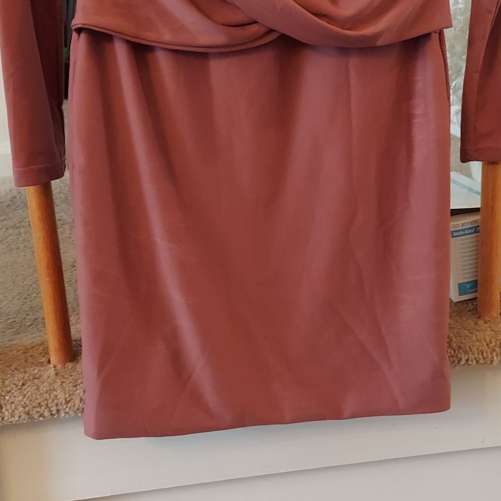 Dress - Picture 7 of 9